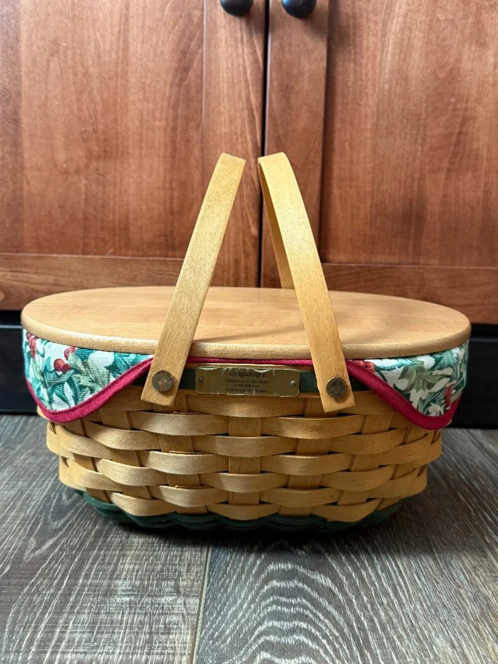 Longaberger-2004 Edition Christmas Collection Get Together Basket with Lid